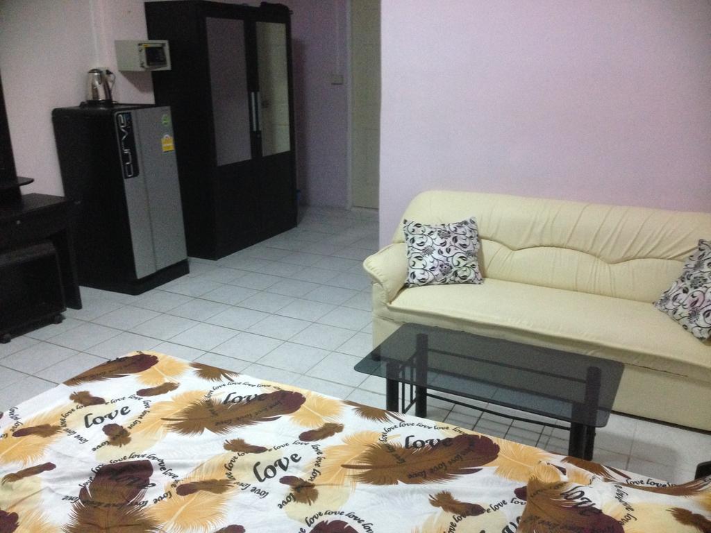 Artem'S Guesthouse Pantai Jomtien Ruang foto