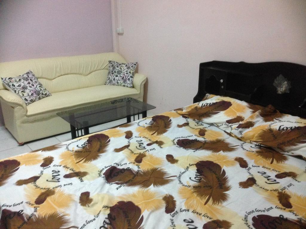 Artem'S Guesthouse Pantai Jomtien Ruang foto