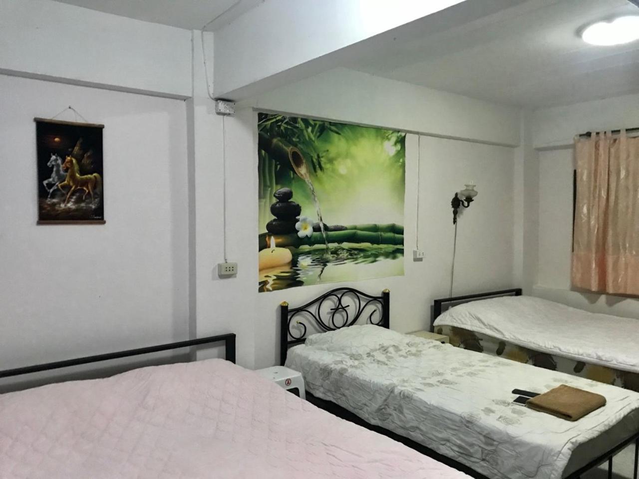 Artem'S Guesthouse Pantai Jomtien Bagian luar foto