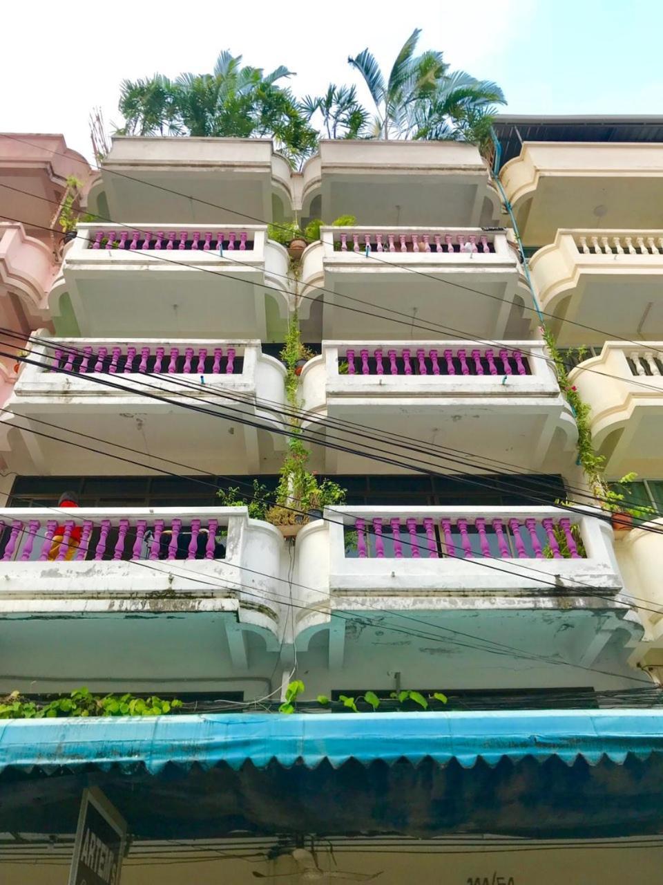 Artem'S Guesthouse Pantai Jomtien Bagian luar foto
