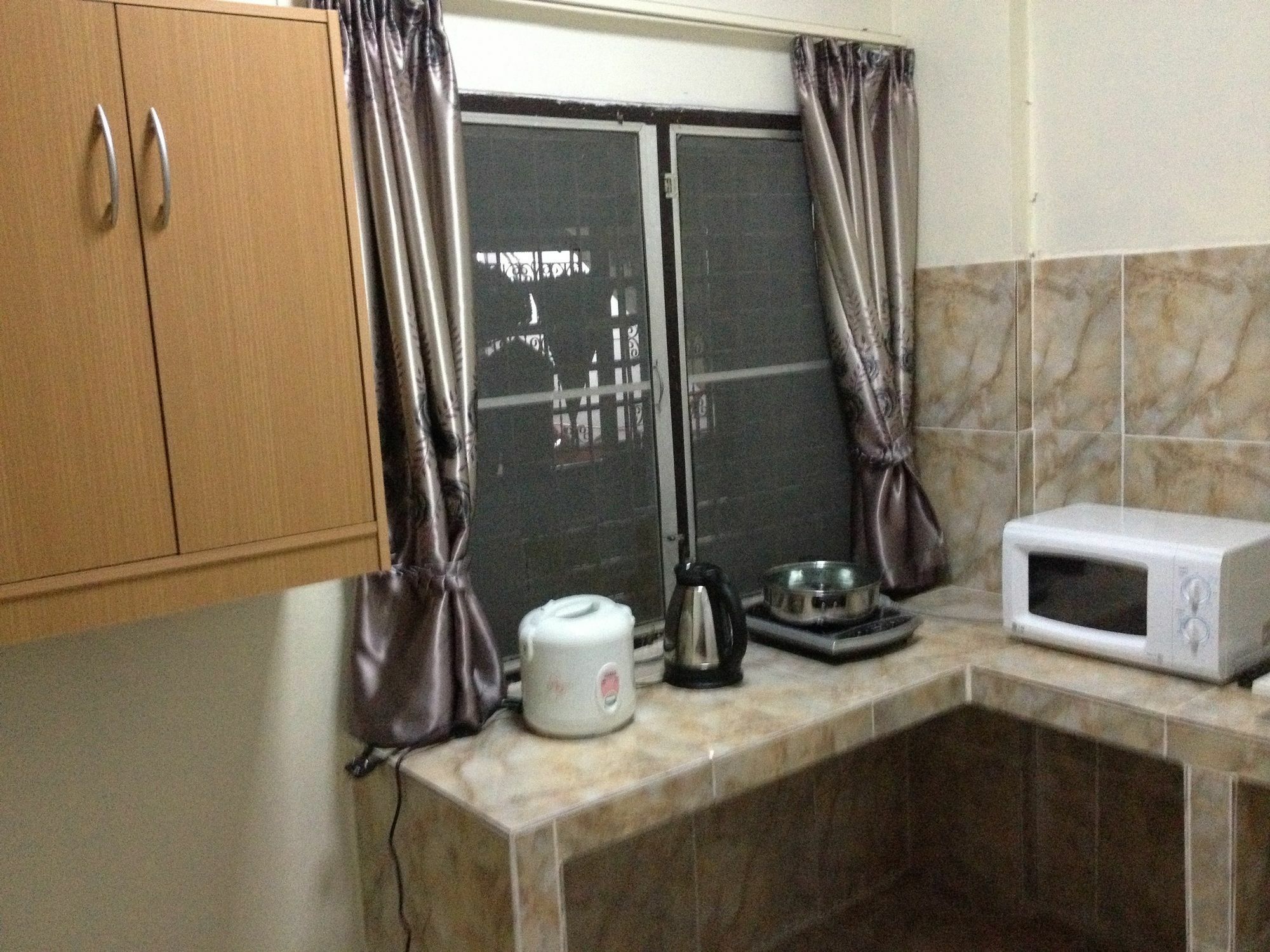 Artem'S Guesthouse Pantai Jomtien Bagian luar foto